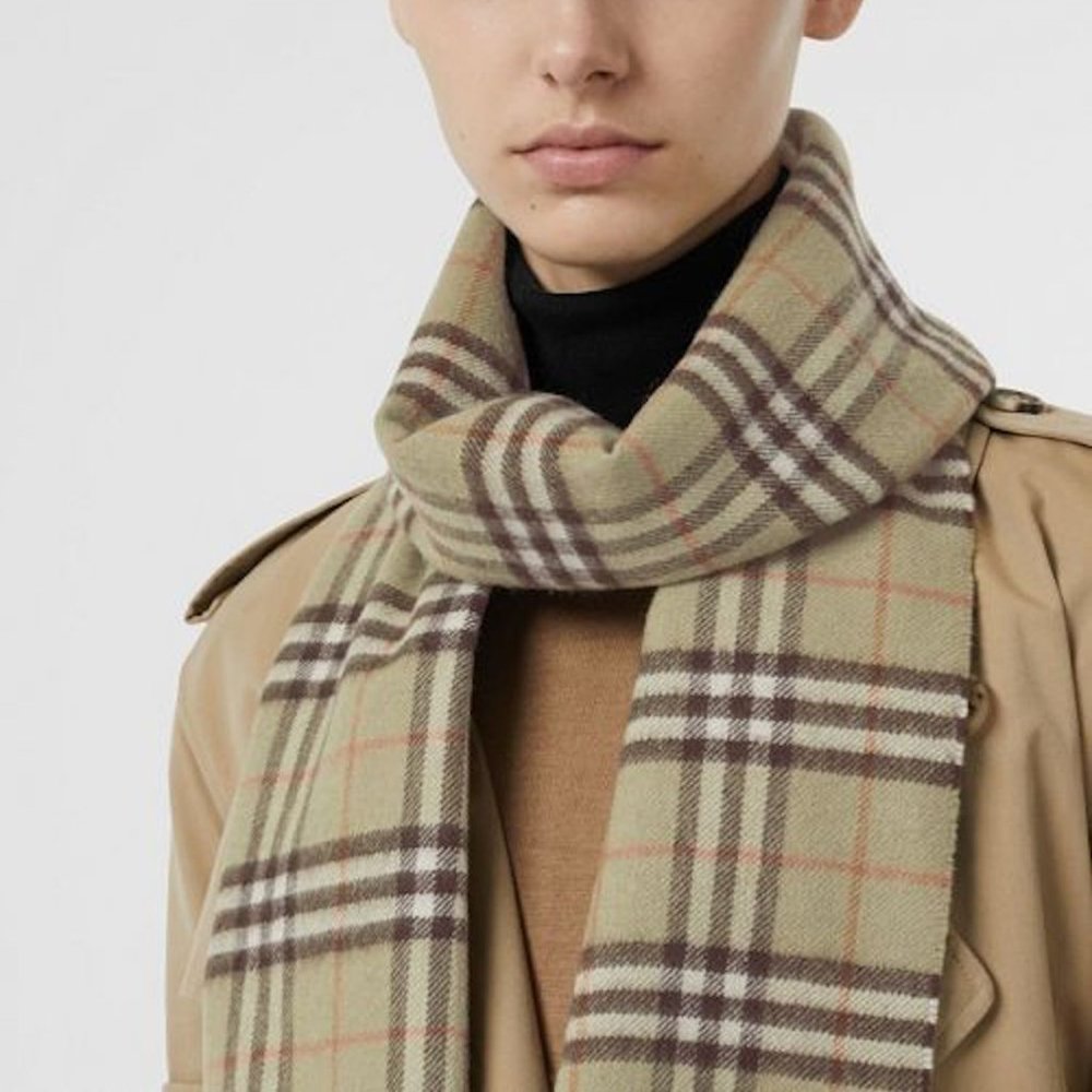 NWT BURBERRY VINTAGE CHECK CASHMERE SCARF